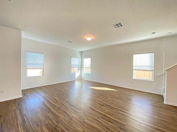5th image of 257 Majestic Cedar Dr