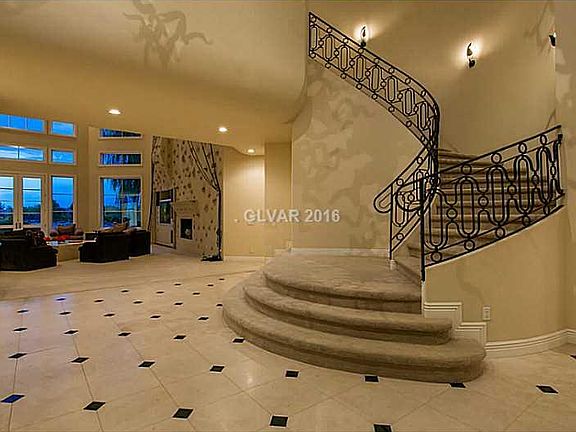 4th image of 9820 Winter Palace Dr #0