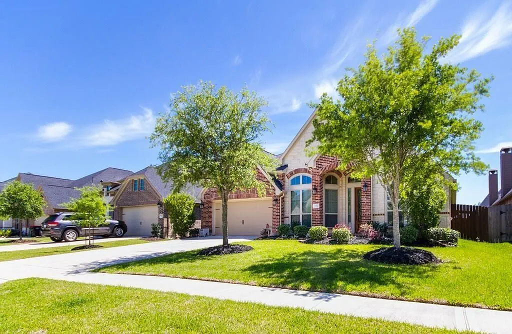 4 bed, 3.5 bath, 2843 sqft, $2,775 — Photo 2