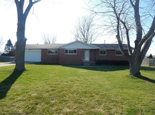 5348 Floria Dr, Swartz Creek, MI 48473