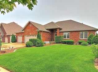 2709 Howard Castle Dr, Dyer, IN 46311