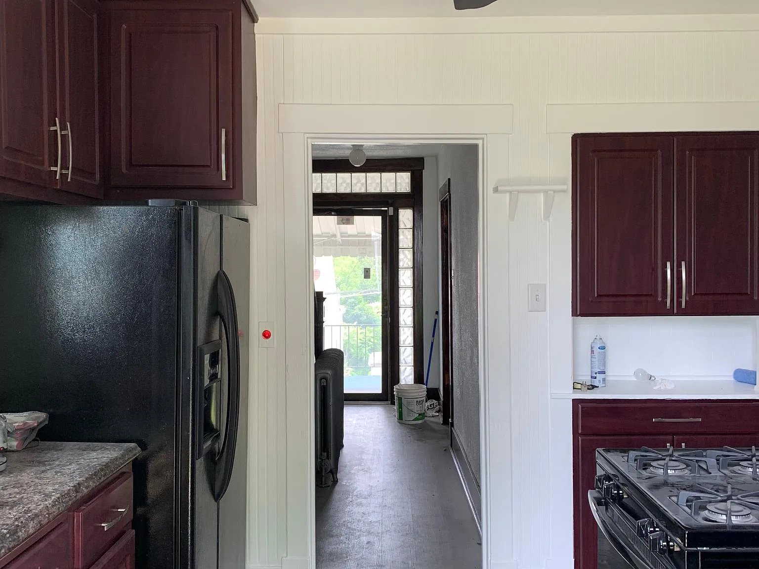 3 bed, 1.5 bath, 2500 sqft, $1,500 — Photo 2