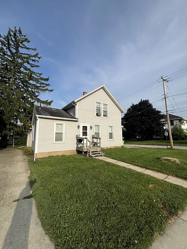 1 bed, 1.0 bath, $999 — Photo 1