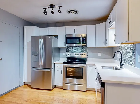 1105 Lexington St, Waltham, MA 02452