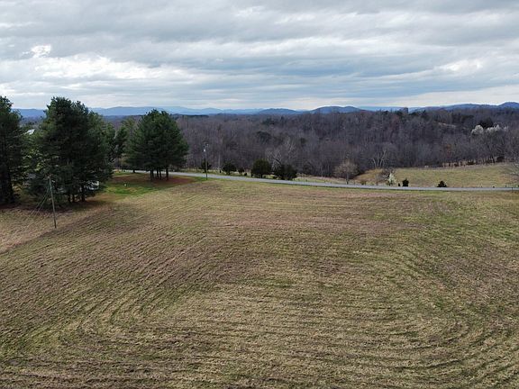 4th image of 2578 Spradlin Rd
