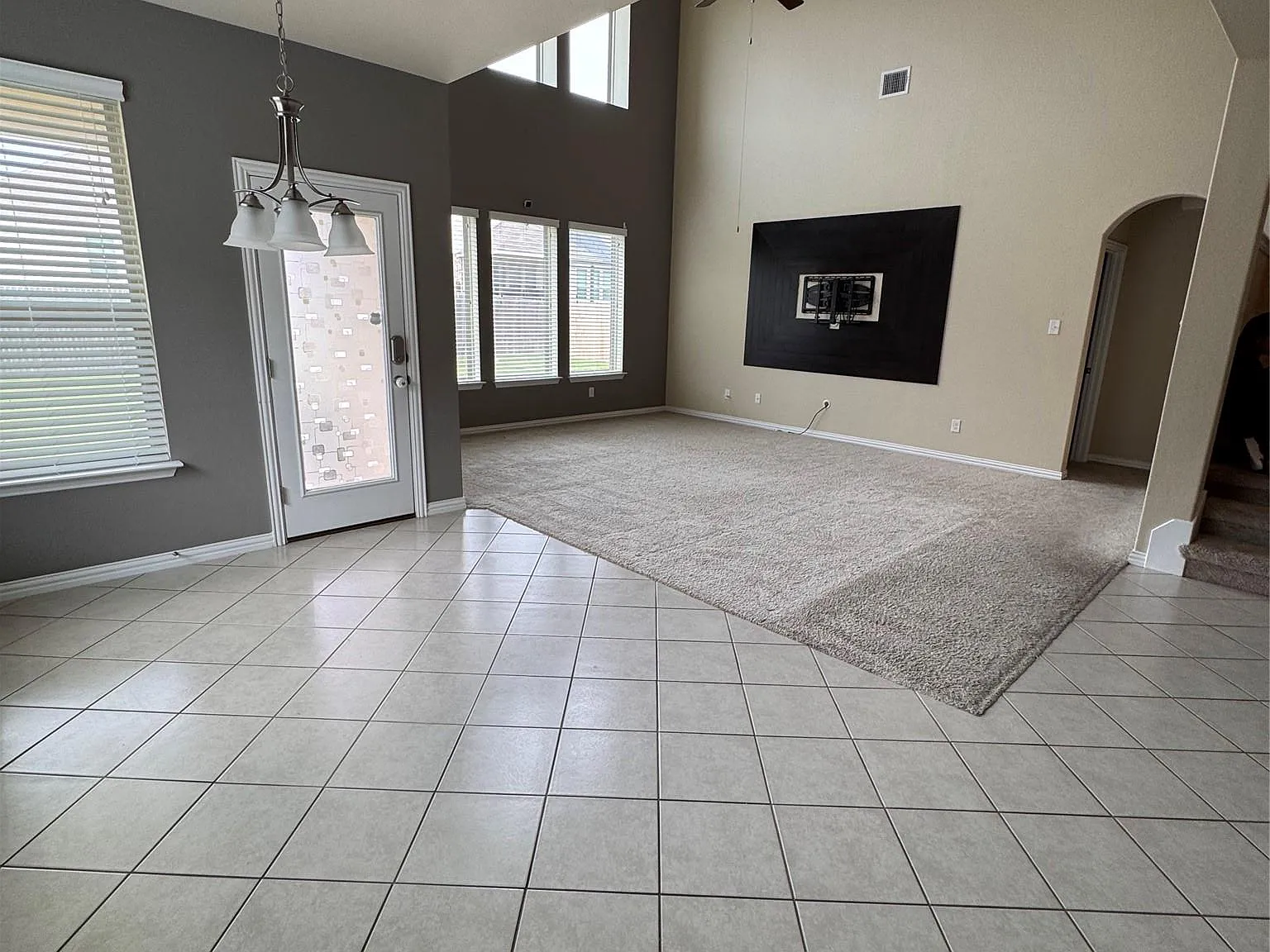 4 bed, 2.5 bath, 3050 sqft, $2,390 — Photo 4