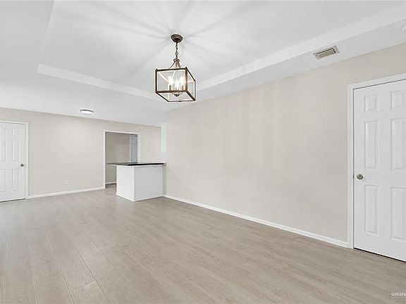 5th image of 1525 River Bend Dr