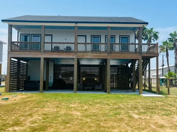 2110 Young St, Rockport, TX 78382