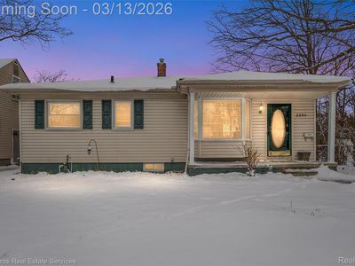 2204 Roslyn Rd, Grosse Pointe Woods, MI, 48236