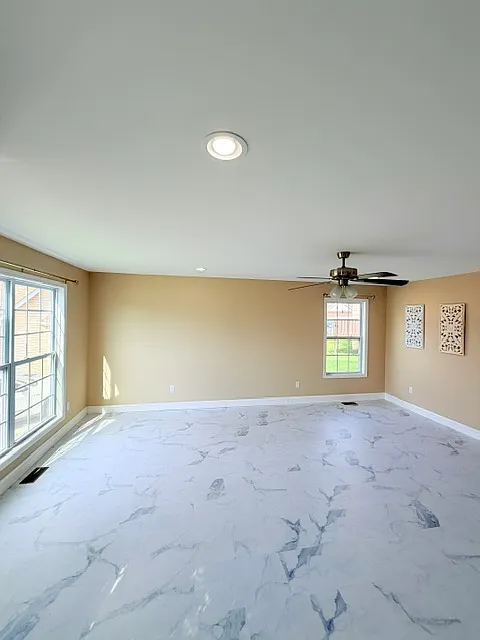 4 bed, 1856 sqft, $2,250 — Photo 2