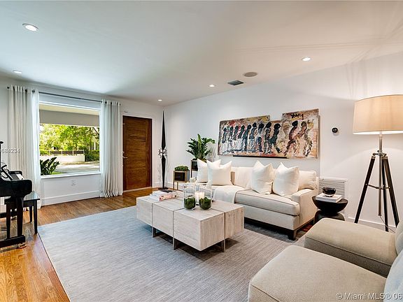 2nd image of 1009 Asturia Ave
