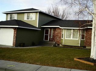8902 W Grand Ronde Ave, Kennewick, WA 99336