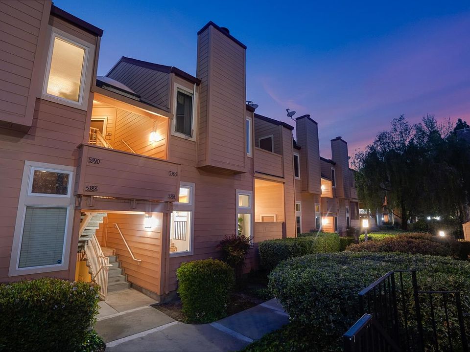 1st image of 5384 Borneo Cir