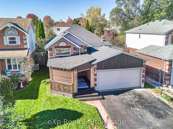 34 Hooper Sq, Clarington, ON L1C 4X8