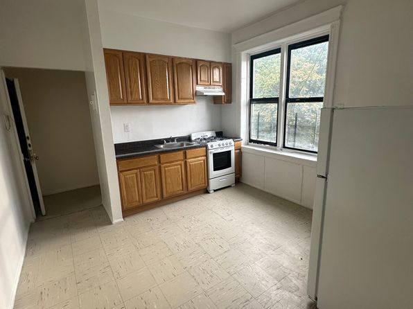 1287 Castle Hill Ave APT 3R