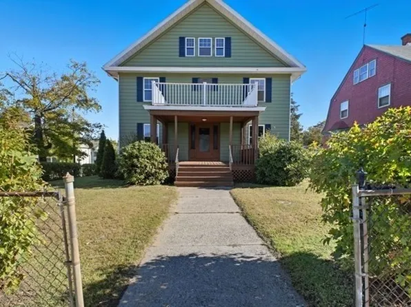 95 Dickinson St, Springfield, MA 01108