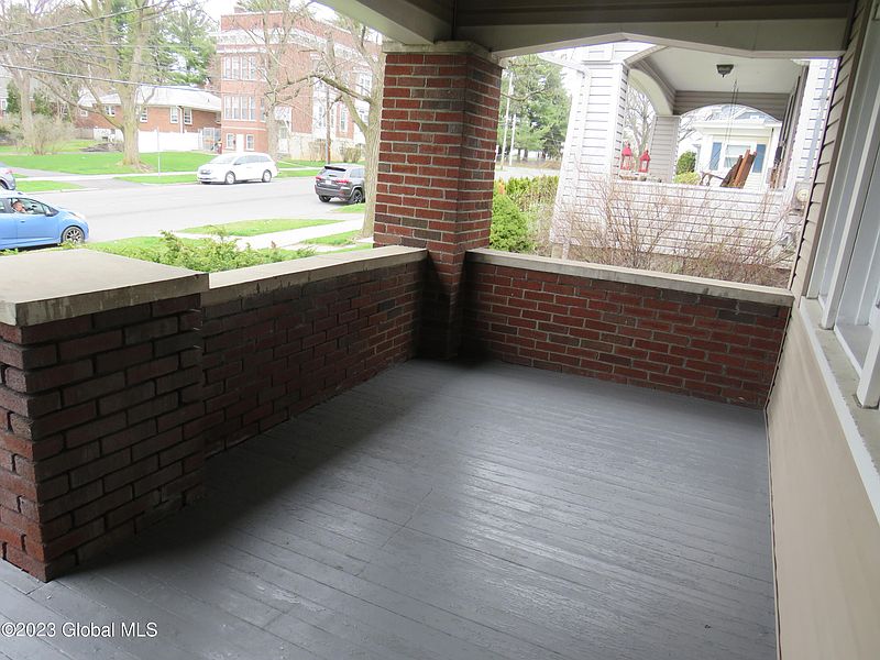 5th image of 117 N Main Avenue