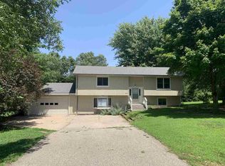 2626 Elmwood Ct, Manhattan, KS 66503