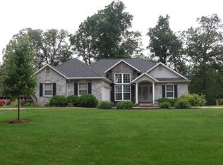 13 Maple Dr, Dorsey, IL 62021