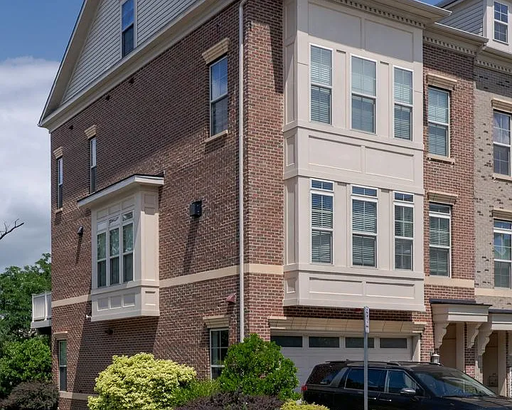 10225 Hilltop Ascent Dr — Photo 1
