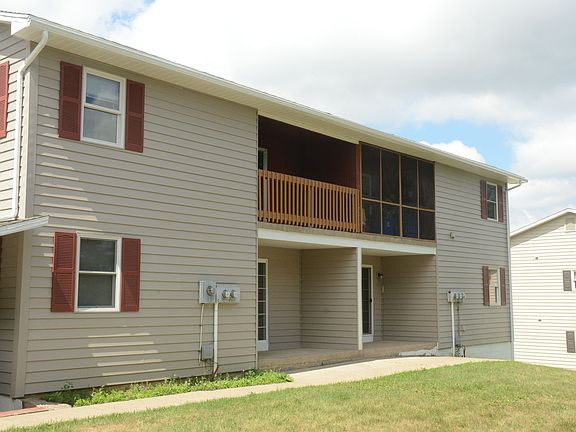 3rd image of 708 Torrey Ln #D