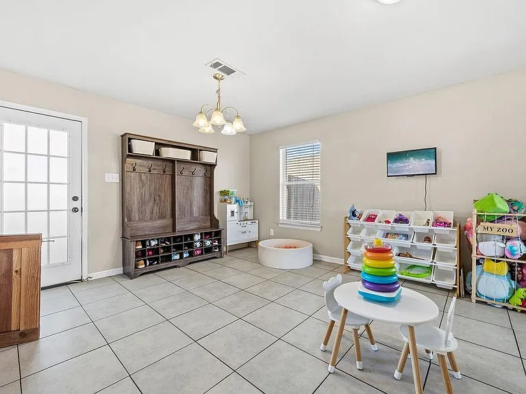 2702 Maci Ct — Photo 20
