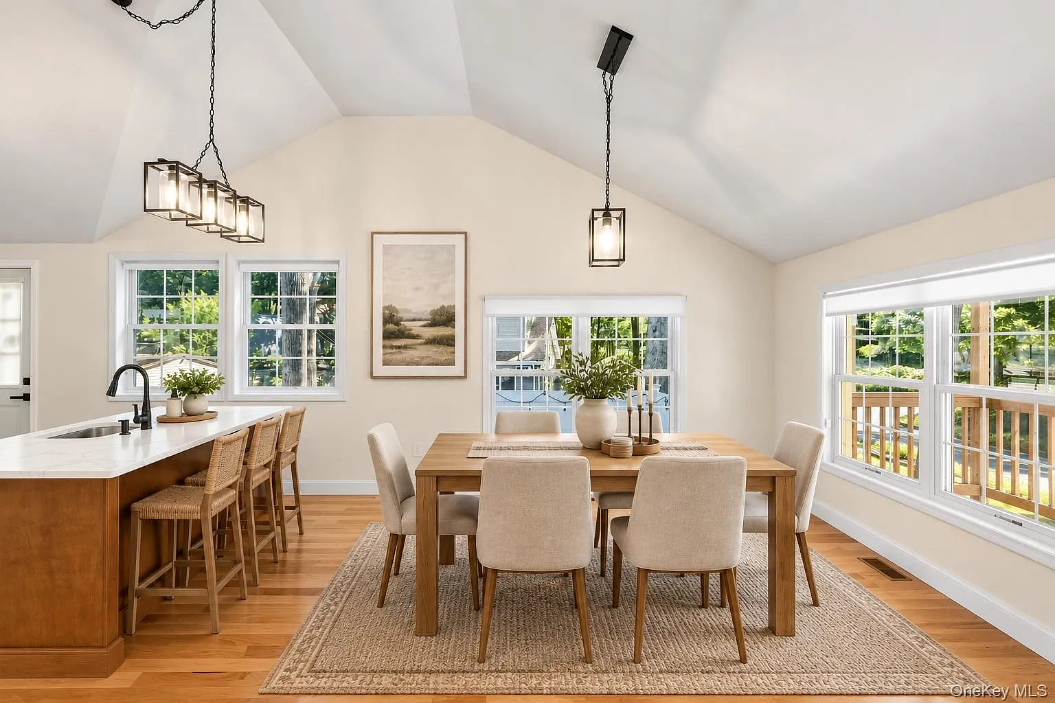 2 bed, 1.0 bath, 1104 sqft, $3,400 — Photo 3