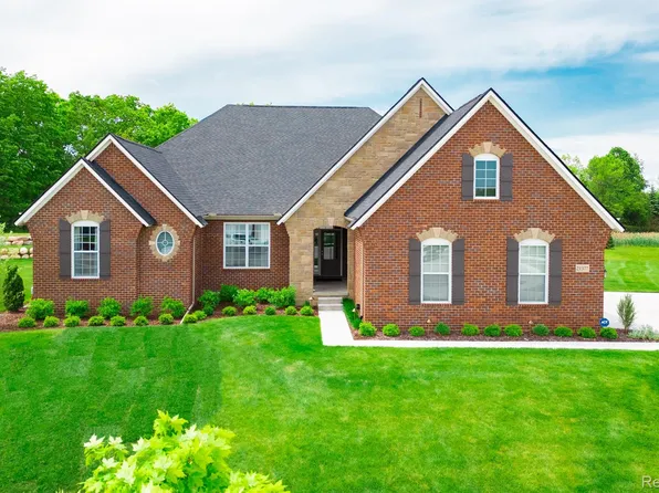 21377 Stone Meadow Dr, Northville, MI 48167