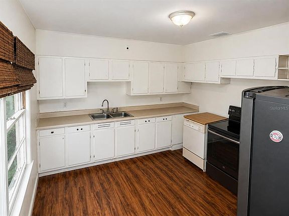 3rd image of 1370 ADMIRAL WOODSON LANE