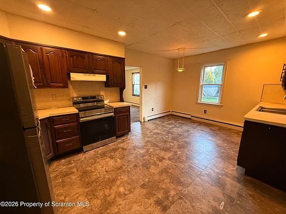 3rd image of 947 Carmalt St