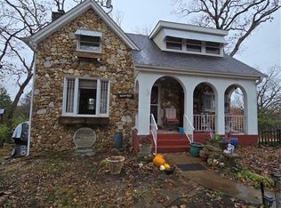 1833 Opeechee Beach Rd, Pacific, MO 63069