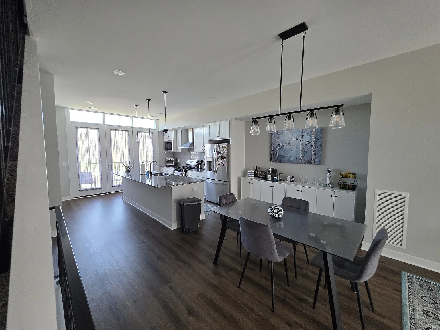 2 bed, 2.5 bath, 1940 sqft, $3,500 — Photo 3