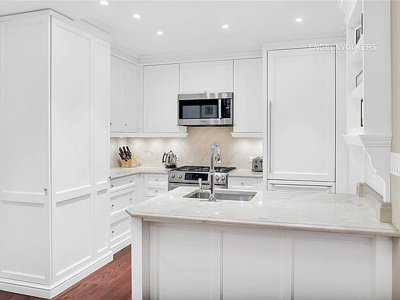 5th image of 310 W End Ave #1A