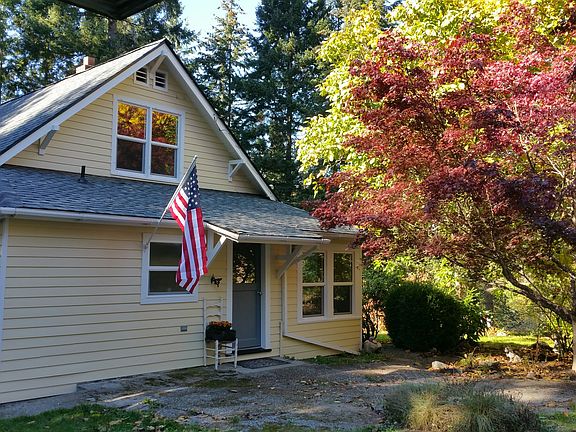 4th image of 565 NE Vena St