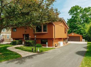 W175S7006 Hiawatha Dr, Muskego, WI 53150