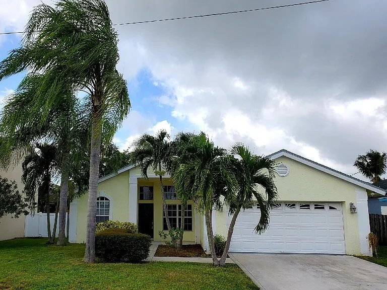 6411 Mullin St — Photo 1