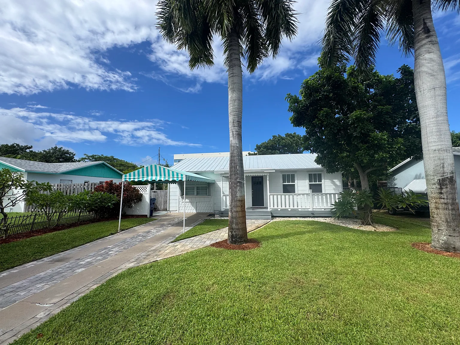 2 bed, 1092 sqft, $3,500 — Photo 1
