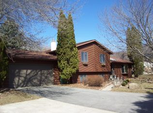 N5629 Fairway Dr, New London, WI 54961
