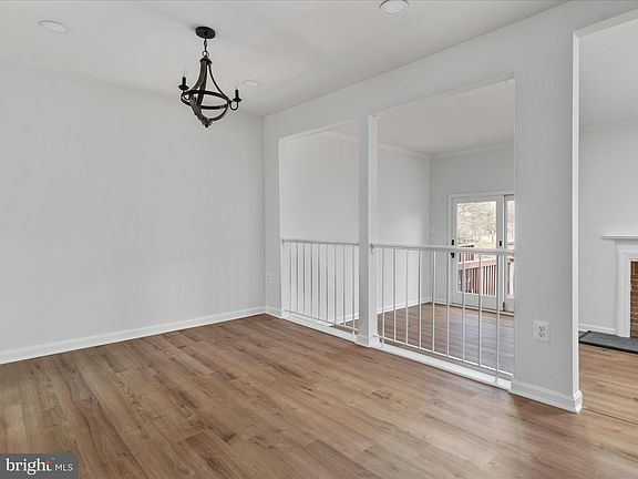 5th image of 5321 Lake Cove Ct