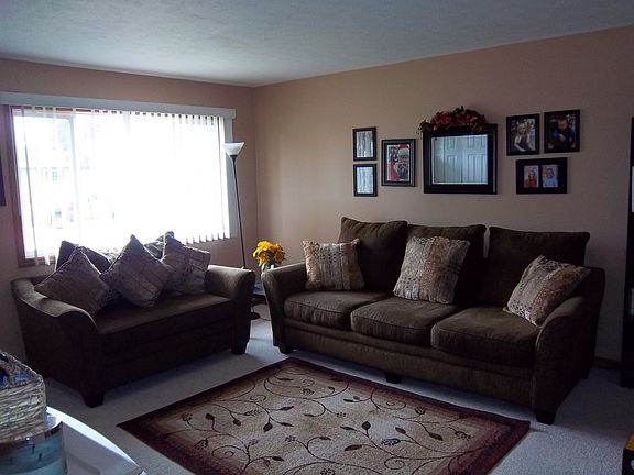 4th image of 1025 E 347th St