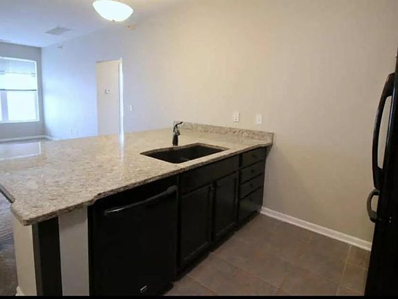 5th image of 962 W Summerfield Glen Cir