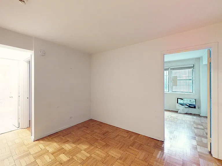 333 E 75th St #1D — Photo 5