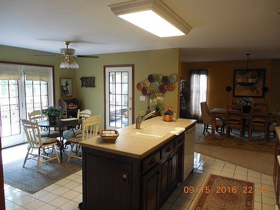 3rd image of 785 Oakwood Ln