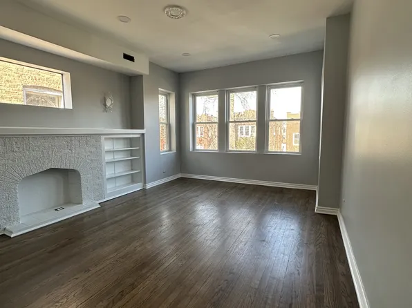 4033 W Crystal St #1, Chicago, IL 60651