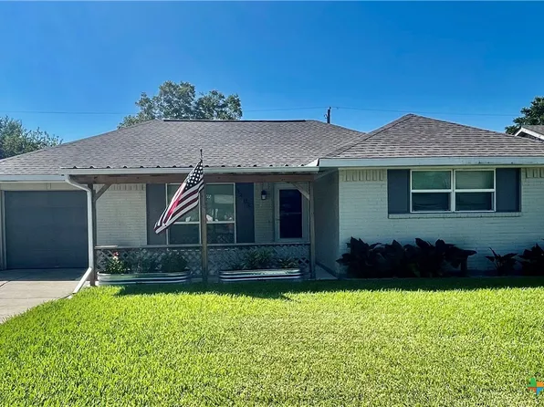 3405 Flamingo Dr, Victoria, TX 77901