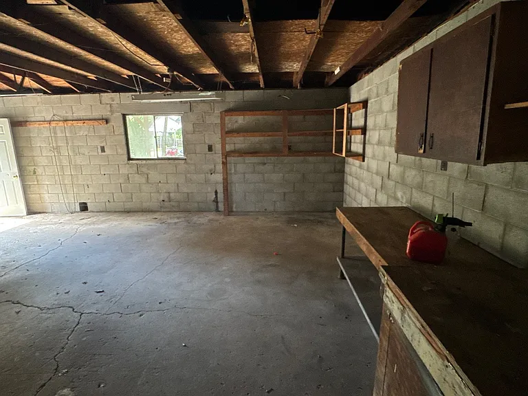 338 N Skyline Dr — Photo 42
