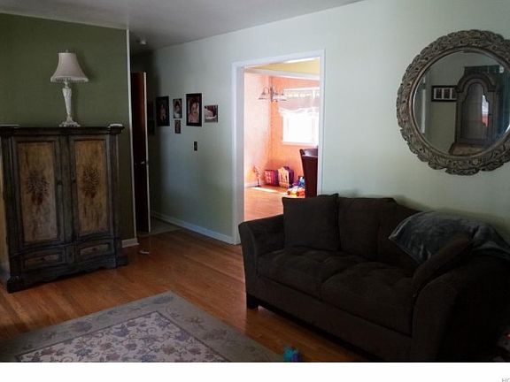 4th image of 40 Heidt Ave