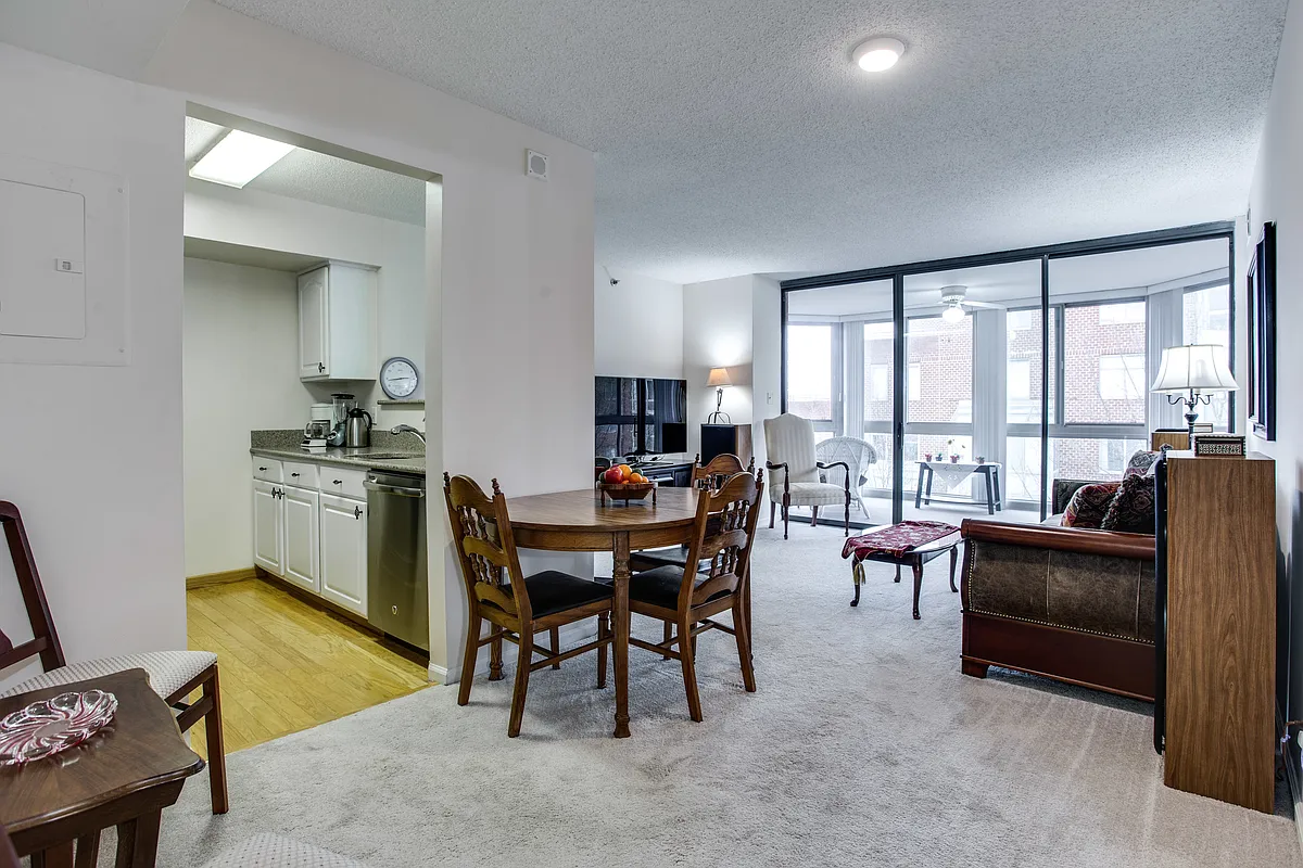 Building Photo - 1024 N Utah St #627