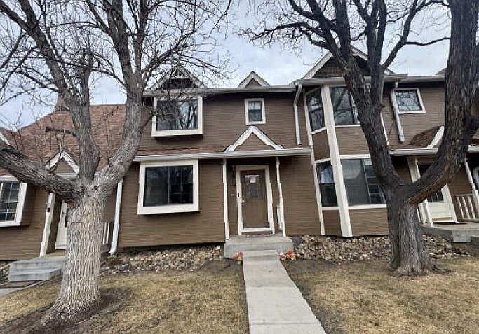 1st image of 879 London Green Way