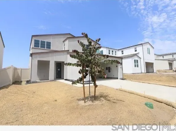 556 Meadowood St #411, Fallbrook, CA 92028